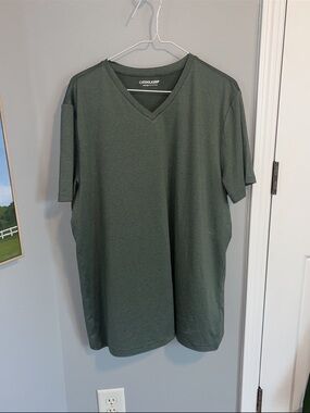 COOLKEEP Men's Short Sleeve V-Neck T-Shirt in Olive Green